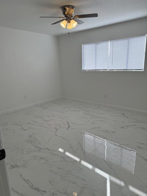 Detail Gallery Image 2 of 3 For 566 Mulgrew St, El Cajon,  CA 92019 - 3 Beds | 2 Baths