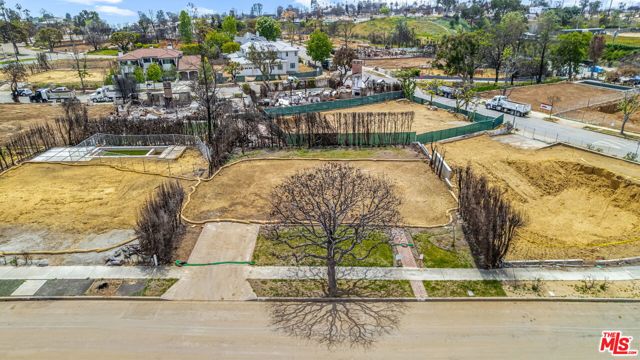 741 Chapala Drive, Pacific Palisades CA: https://media.crmls.org/mediaz/c5083dff-00f3-45a3-b384-f8758363fab4.jpg