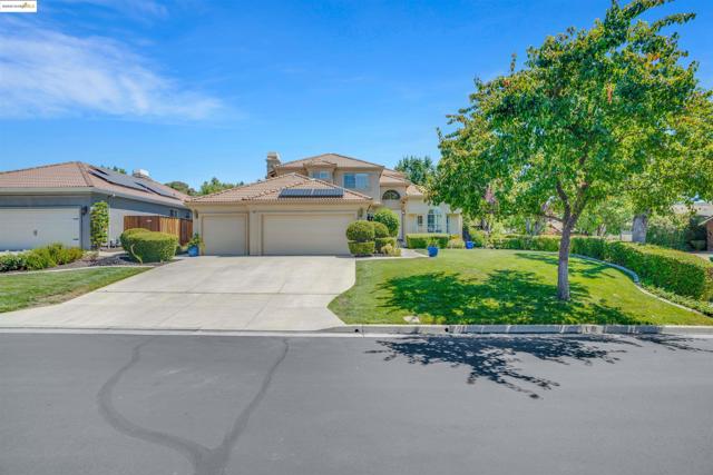 805 Devonshire Loop, Brentwood CA: https://media.crmls.org/mediaz/c509bca6-66e7-4bff-b0b4-7eb354f8cf4c.jpg