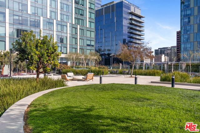 889 Francisco, Los Angeles CA: https://media.crmls.org/mediaz/c50a15e8-b77c-4c48-a758-bf7a8b9ee621.jpg