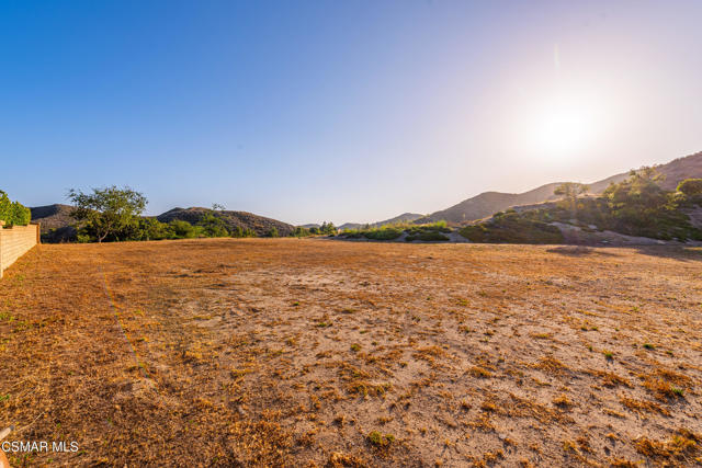 4221 Goldstone Lane, Simi Valley CA: https://media.crmls.org/mediaz/c50a7316-0f01-4050-9b4d-7728e7dc70f6.jpg