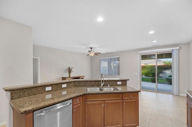 81692 Avenida De Baile, Indio CA: https://media.crmls.org/mediaz/c50b3a64-da76-4947-b288-aafb1aac5ee5.jpg