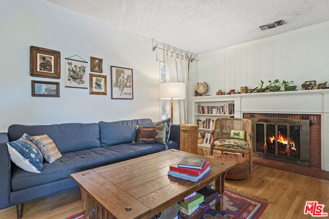 6349 Blanchard Canyon Road, Tujunga CA: https://media.crmls.org/mediaz/c50b8e01-ec38-4e78-92f4-f9e3594932ec.jpg