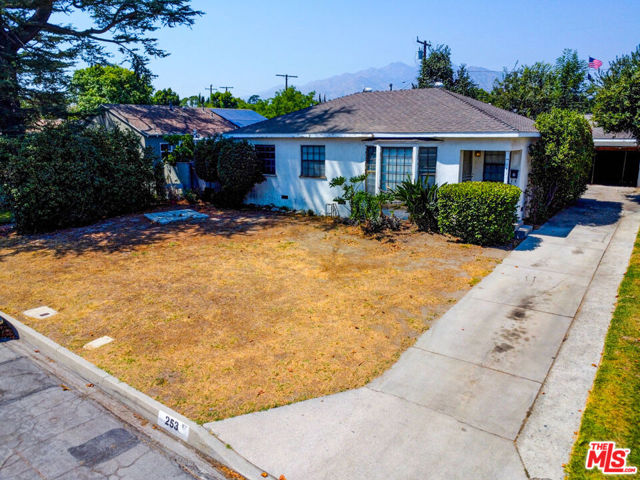 253 W El Sur Street, Monrovia CA: https://media.crmls.org/mediaz/c50ba0eb-a0bd-4e77-b812-0163e4f6be8a.jpg