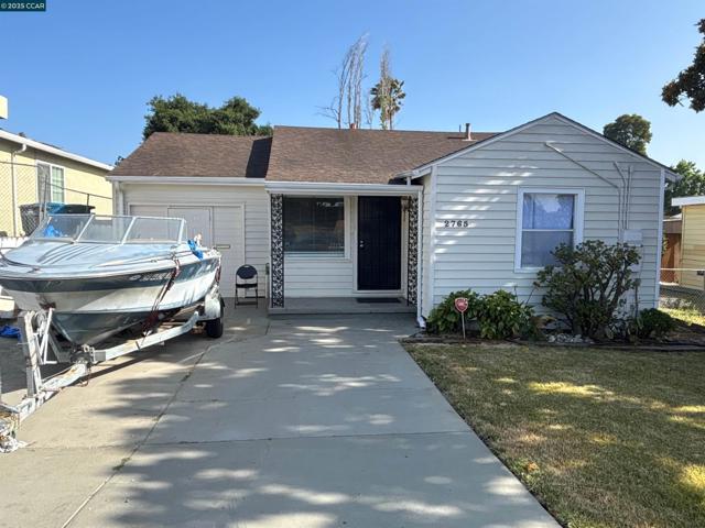 2765 Tuolumne Street, Vallejo CA: https://media.crmls.org/mediaz/c50c93ee-16d3-4a48-8dd2-9a3b4d44e584.jpg