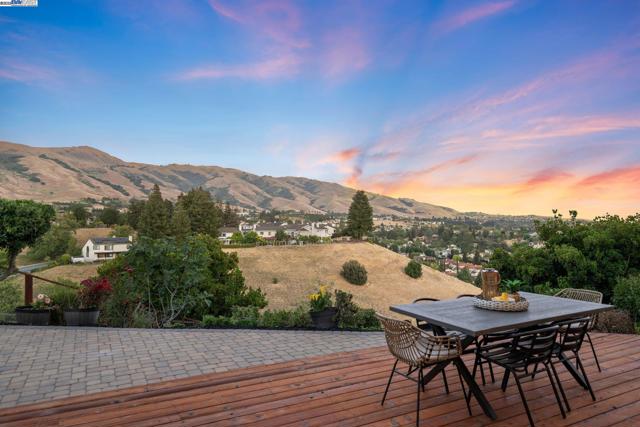 44030 Geddy Court, Fremont CA: https://media.crmls.org/mediaz/c50d922e-d078-409f-a0f6-c0d2f2a1d5c6.jpg