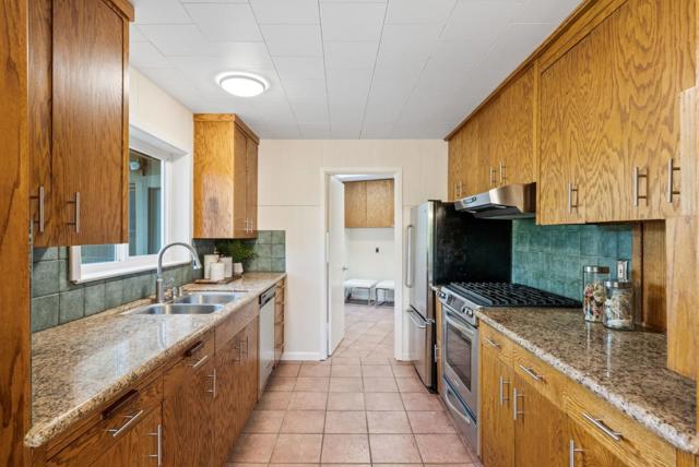 20243 Beatty Ridge Road, Los Gatos CA: https://media.crmls.org/mediaz/c50dcfa6-f8b5-43d7-9030-3cf248ce30f7.jpg