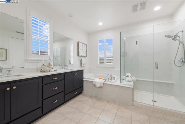 4026 Chalk Hill Way, Dublin CA: https://media.crmls.org/mediaz/c50e4fe3-b084-482b-b966-d79732821232.jpg