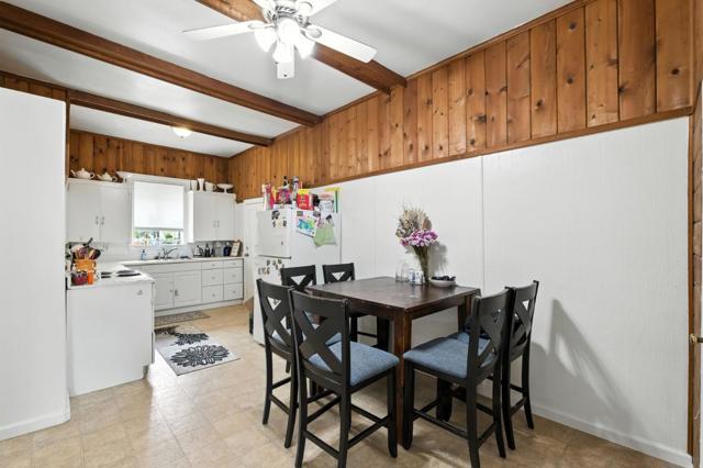 575 Myrtle Street, Half Moon Bay CA: https://media.crmls.org/mediaz/c50e5e1b-4bfc-4f1b-8afc-745d8d8d987b.jpg