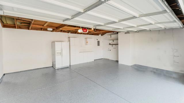 34981 Skylark Dr, Union City CA: https://media.crmls.org/mediaz/c50f6b4e-01d5-442b-883e-6898491efd18.jpg