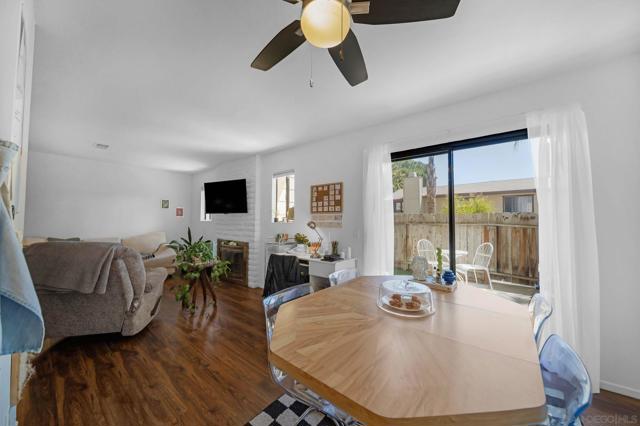 970 Marlin Dr, Vista CA: https://media.crmls.org/mediaz/c51231ab-05fa-4b04-83f5-3ee3631d0b3a.jpg