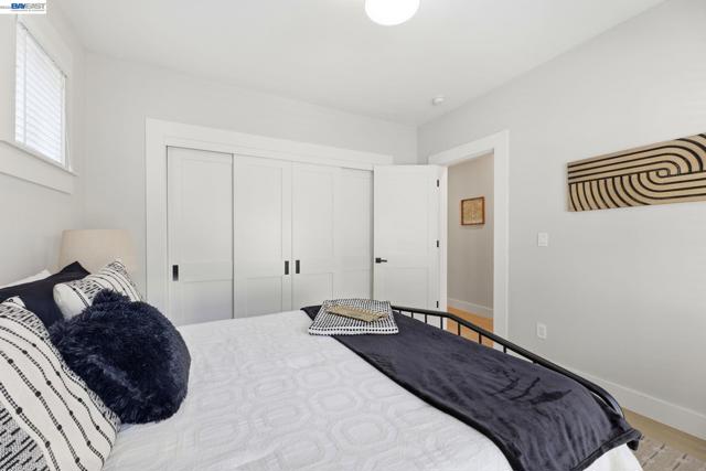 Image 23 of 45 For 1841 Vine St