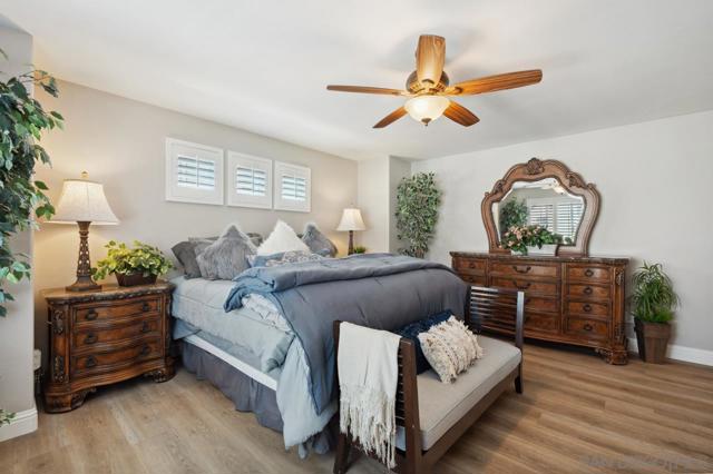11353 Creekstone Ln, San Diego CA: https://media.crmls.org/mediaz/c51269e2-ced9-4e10-92da-e69fe62e6308.jpg