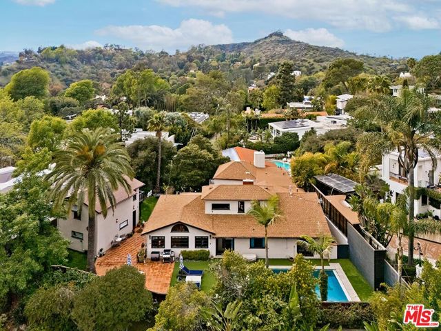 2770 La Castana Drive, Los Angeles CA: https://media.crmls.org/mediaz/c512862d-e32a-47ac-8a7b-6d7eb3573c7f.jpg