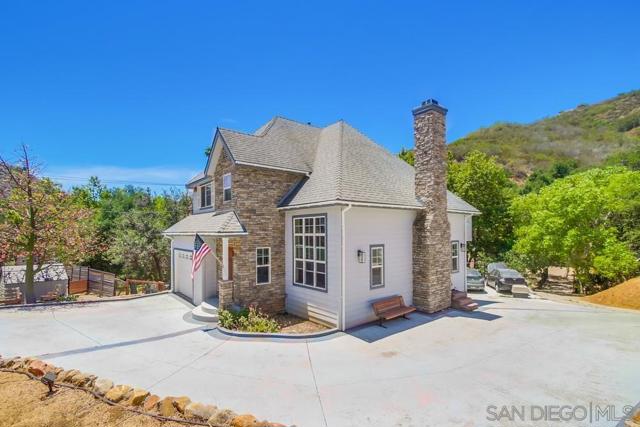 210 Frances Dr, El Cajon CA: https://media.crmls.org/mediaz/c5130eb5-c86d-4c96-84e2-4409f0026911.jpg