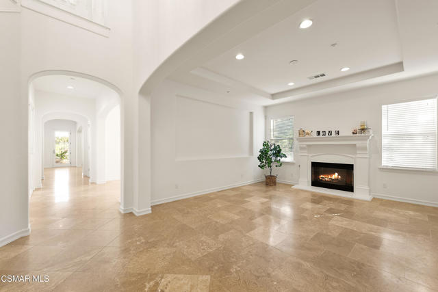 13290 Red Bird Court, Moorpark CA: https://media.crmls.org/mediaz/c513c1ae-589d-4ed3-b678-9e8edf99294a.jpg