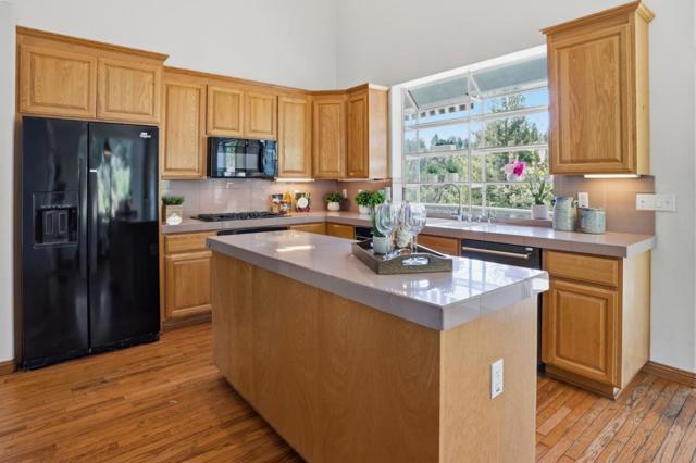 24035 Stage Stop Way, Los Gatos CA: https://media.crmls.org/mediaz/c5140f4f-c802-4e48-8c31-1036db292516.jpg