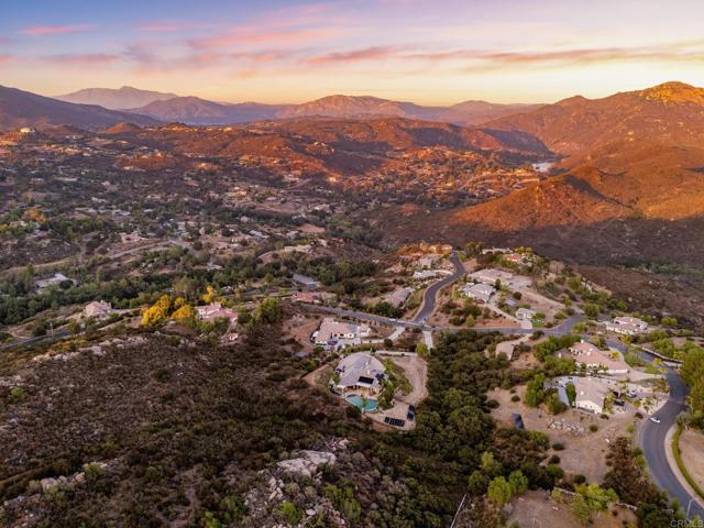 2772 Firebrand Drive, Alpine CA: https://media.crmls.org/mediaz/c5141a36-841f-4325-94cf-780e5f75d840.jpg