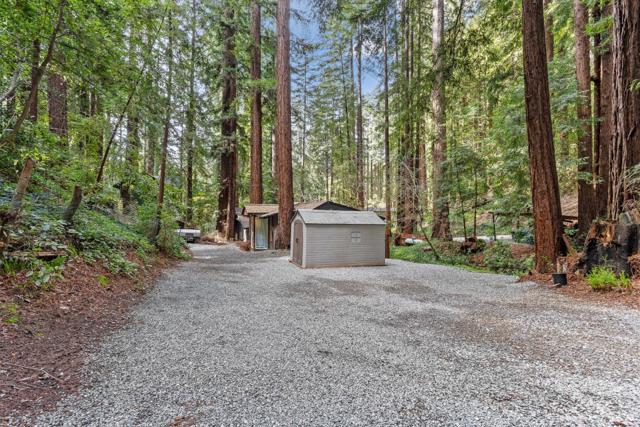 18460 Circle Drive, Los Gatos CA: https://media.crmls.org/mediaz/c5142560-5b09-4d64-ad1f-cdba9b9b406e.jpg