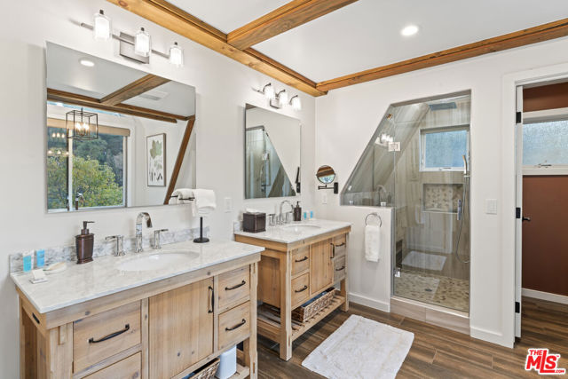 161 Rocky Point Road, Lake Arrowhead CA: https://media.crmls.org/mediaz/c51429e1-6b89-42df-a526-c369f7717290.jpg