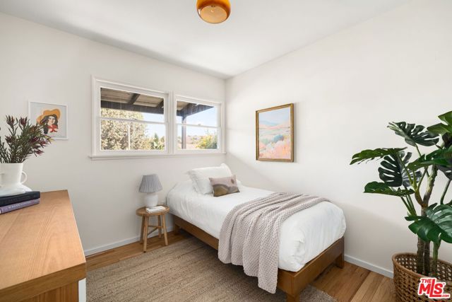 4940 Twining Street, Los Angeles CA: https://media.crmls.org/mediaz/c5143926-805d-4684-b83a-dcb81be53236.jpg