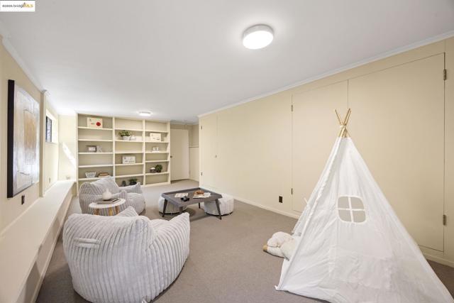 38 La Salle Ave, Piedmont CA: https://media.crmls.org/mediaz/c5157477-d8c5-42d2-a3bb-170f841c2625.jpg