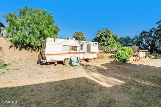 11270 Dominica Avenue, Lakeview Terrace CA: https://media.crmls.org/mediaz/c515b7c0-ee84-44f5-afc3-2a498e2e1a1c.jpg