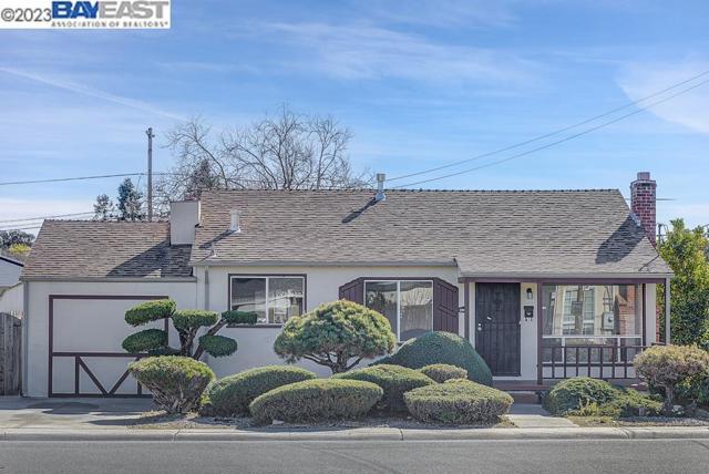 2285 Star Avenue, Castro Valley CA: https://media.crmls.org/mediaz/c51614c2-874e-4d36-a3dc-af31f146f0fb.jpg