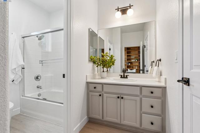5929 Linwood Cmn, Livermore CA: https://media.crmls.org/mediaz/c5183a4c-abd1-4678-aa1c-972bc10828c5.jpg