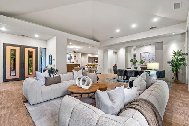 79200 Jack Rabbit Trail, La Quinta CA: https://media.crmls.org/mediaz/c518c577-c03b-4d34-9103-0e470ac1c873.jpg