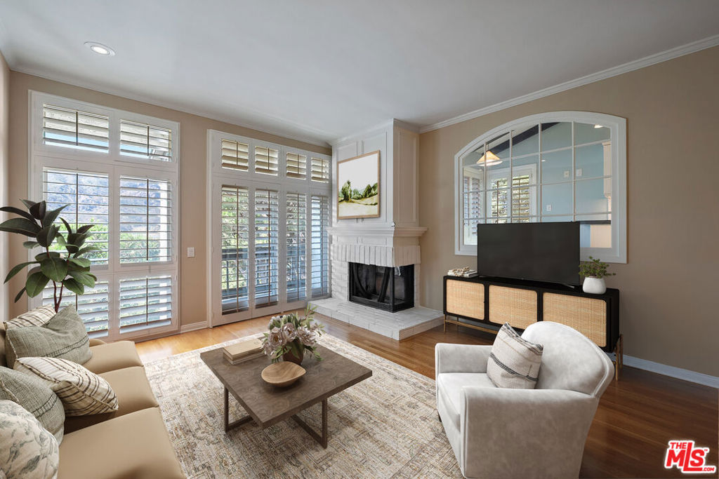 17099 Palisades Circle