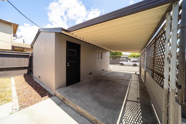 33972 10Th St, Union City CA: https://media.crmls.org/mediaz/c51966c7-5d93-4f61-80eb-a0c42f0e075b.jpg