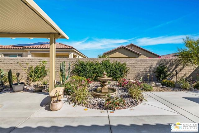 28 Chablis, Rancho Mirage CA: https://media.crmls.org/mediaz/c5197d35-2c79-4d5b-b154-909395009fc6.jpg