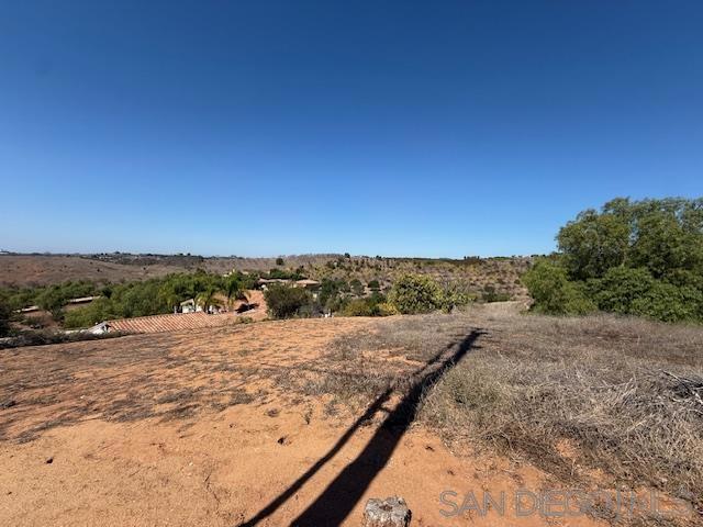 9562 Covey Ln, Escondido CA: https://media.crmls.org/mediaz/c519e88d-8230-437a-a01b-4fcb9def621f.jpg