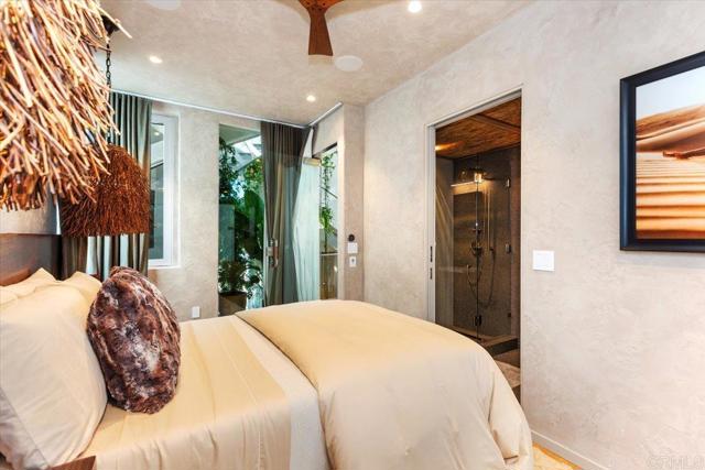 Detail Gallery Image 19 of 57 For 3709 Ocean Front Walk, San Diego,  CA 92109 - 3 Beds | 3/1 Baths