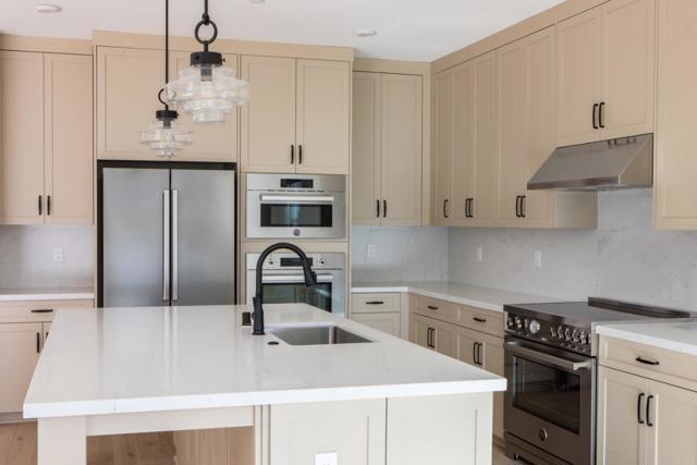 7375 Princevalle Street, Gilroy CA: https://media.crmls.org/mediaz/c51b9269-724f-4814-b29d-4f32938937b8.jpg