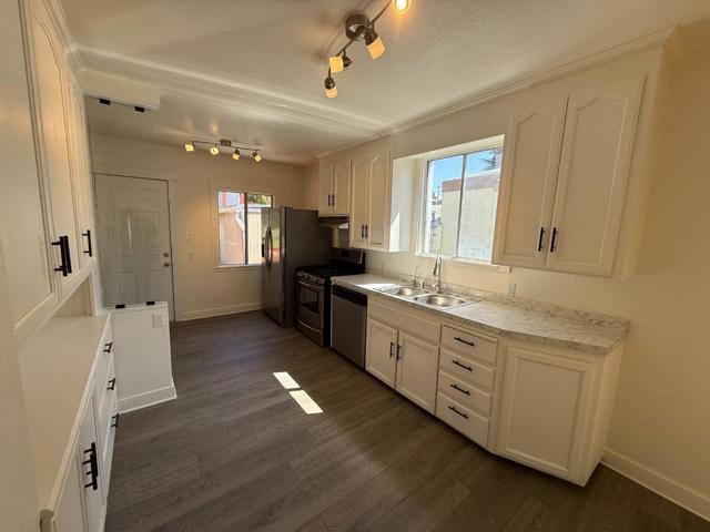 3050 22nd Avenue, Oakland CA: https://media.crmls.org/mediaz/c51cab74-7ce4-434f-8b7a-c7f25ebfa896.jpg