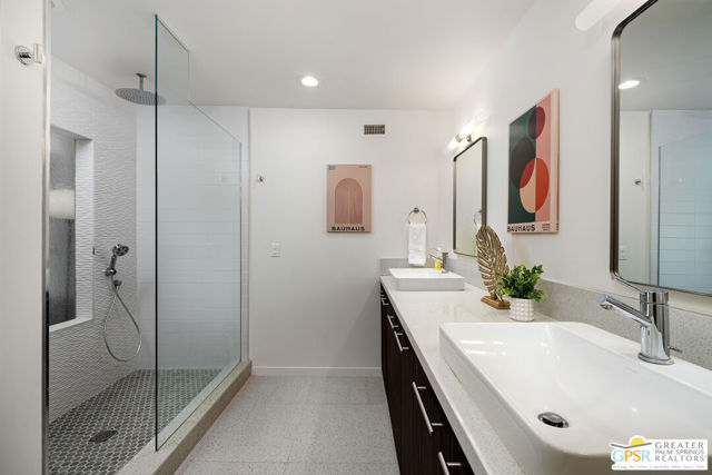 588 E San Lorenzo Road, Palm Springs CA: https://media.crmls.org/mediaz/c51d6a2b-60b7-4796-88b9-16b6612e7077.jpg