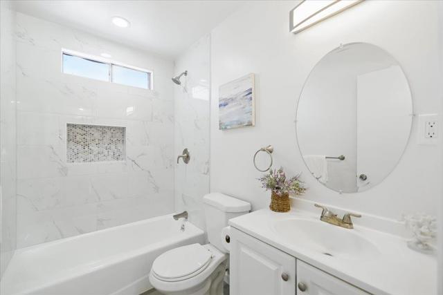 571 Hamilton Avenue, Menlo Park CA: https://media.crmls.org/mediaz/c51da081-84bc-4669-a175-4da5b7cf3694.jpg