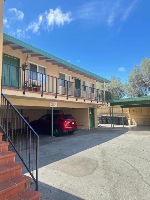 1950 Ivy Street, San Mateo CA: https://media.crmls.org/mediaz/c51e0ea6-9d34-4ac9-b024-907bcbde936c.jpg
