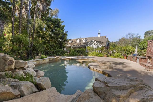 16631 Valle Verde Rd, Poway CA: https://media.crmls.org/mediaz/c51ee3a1-8a47-4fc8-ae07-53e86c33ec69.jpg