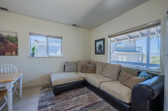 394 Mesa Road, Salinas CA: https://media.crmls.org/mediaz/c51f1860-fb63-4916-b439-43784202f533.jpg