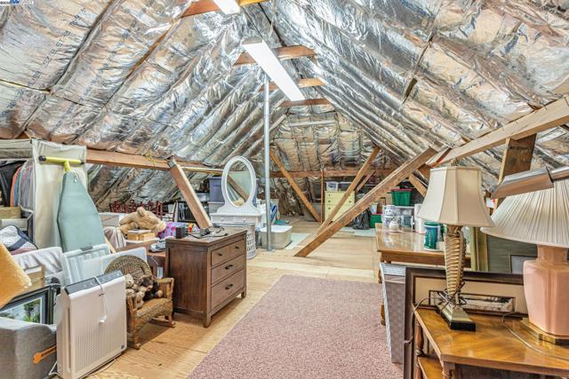 736 Tunbridge Rd, Danville CA: https://media.crmls.org/mediaz/c51fdce2-08fd-49d1-86db-27d1fc8686da.jpg
