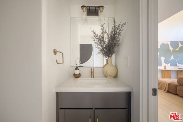 11214 Victory Boulevard, 6 photo 5