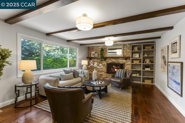 280 Fairway Dr, Danville CA: https://media.crmls.org/mediaz/c52077ed-5c0d-43fa-847d-d6a3f413b8d1.jpg