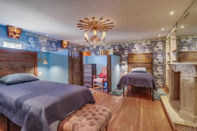 Detail Gallery Image 46 of 73 For 3014 Xenophon St, Point Loma,  CA 92106 - 5 Beds | 3 Baths