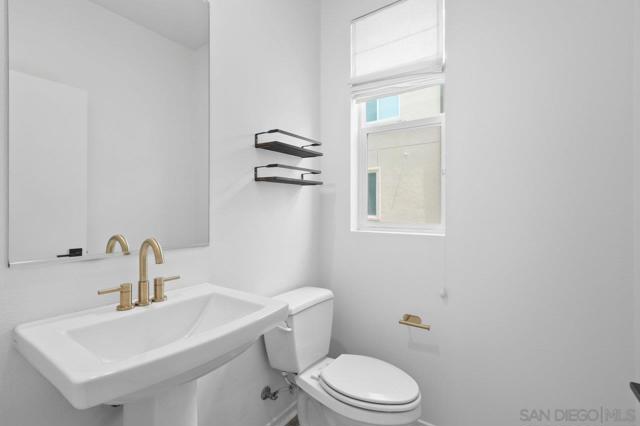 5212 Beachfront Cove, San Diego CA: https://media.crmls.org/mediaz/c521617b-2f3c-40d3-b1ce-565b89e52d21.jpg