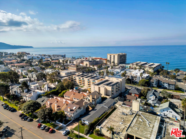 411 Broadway, Redondo Beach, California 90277, 3 Bedrooms Bedrooms, ,3 BathroomsBathrooms,Residential,For Sale,Broadway,25497081