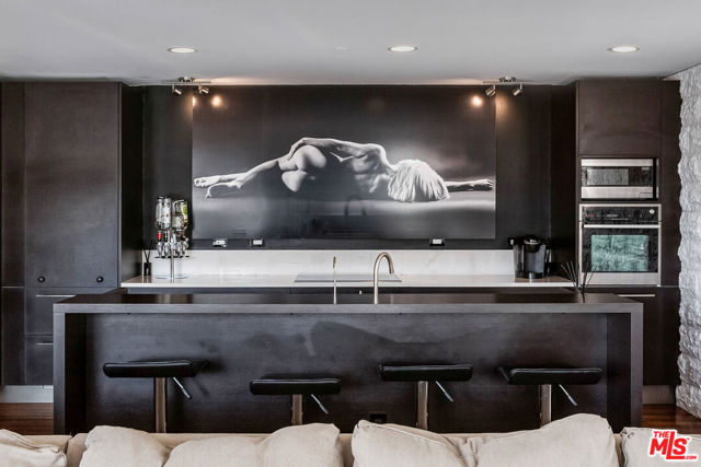 6250 Hollywood Boulevard, Los Angeles CA: https://media.crmls.org/mediaz/c521b49a-53b7-4eee-b6c0-e1086703e91e.jpg