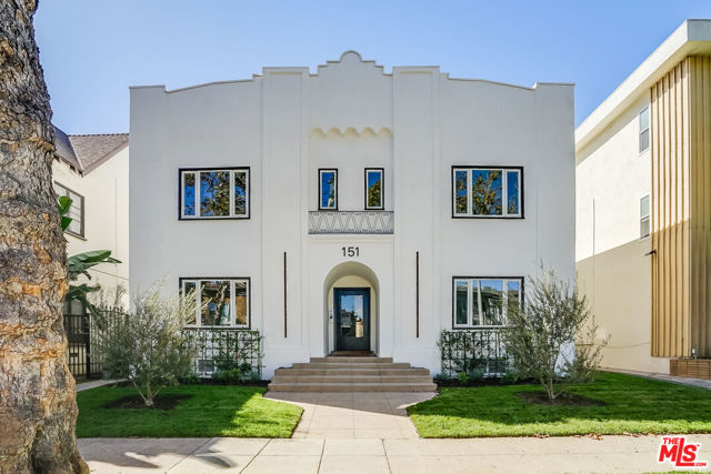 151 N Swall Drive, Beverly Hills CA: https://media.crmls.org/mediaz/c521d30a-70e4-4d74-ae4e-ac99afb49ea3.jpg